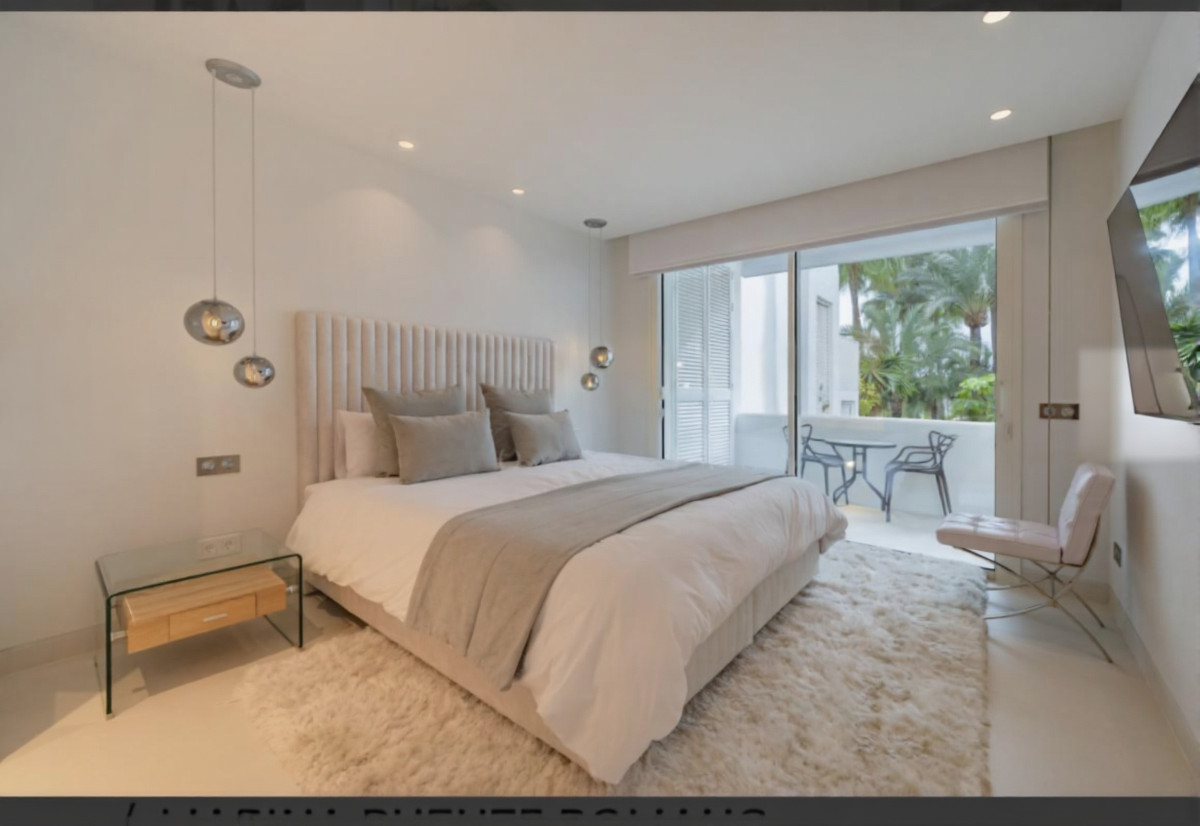 3 Bedroom Apartment for Sale in The Golden Mile — view 10