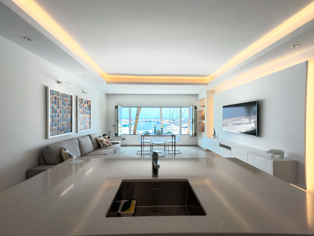 2 Bedroom Apartment for Sale in Puerto Banús