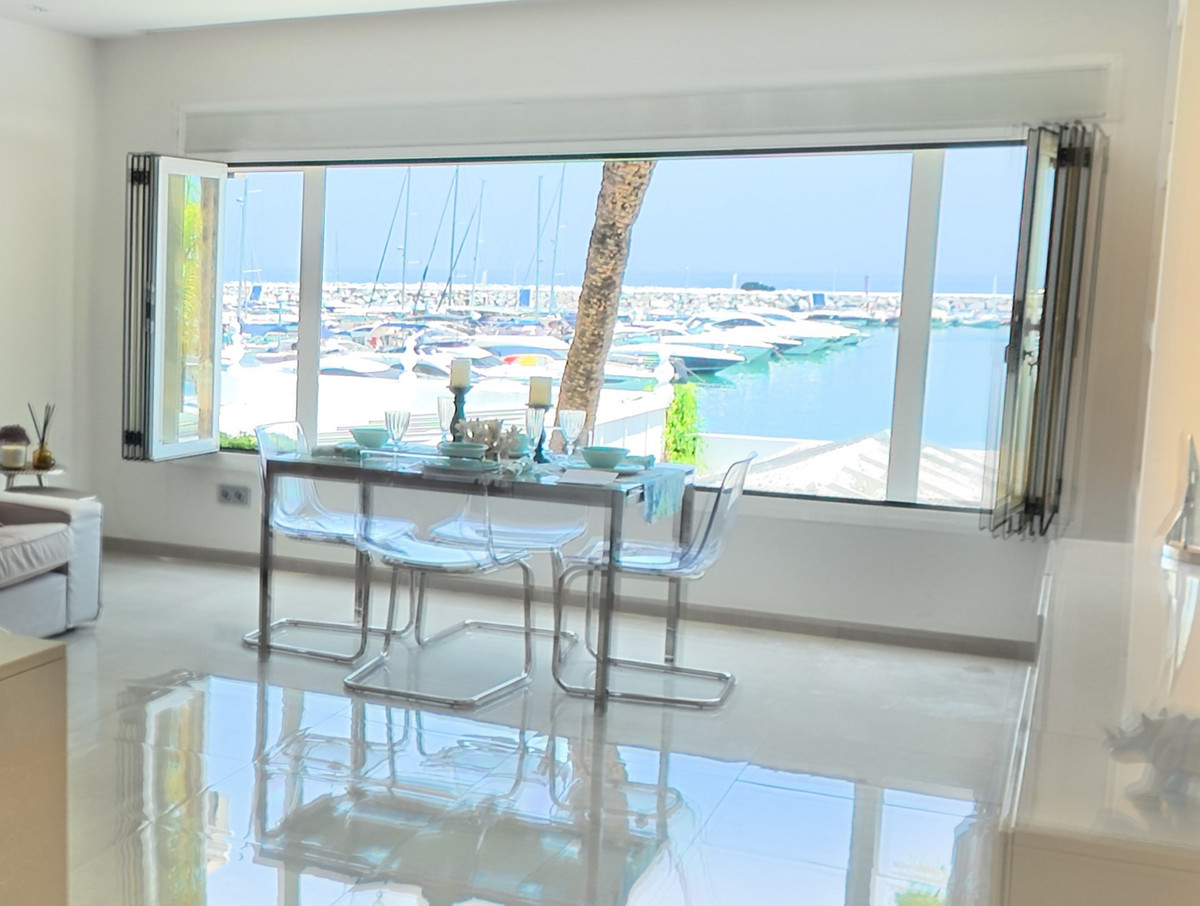 2 Bedroom Apartment for Sale in Puerto Banús — 2
