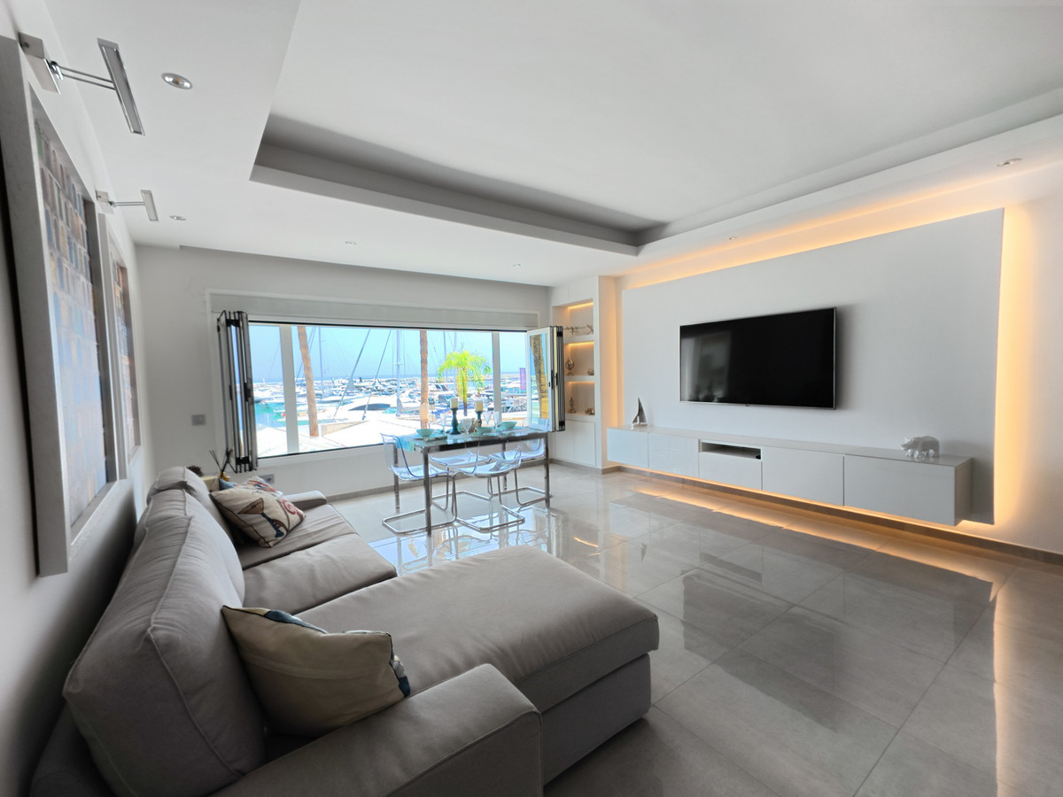 2 Bedroom Apartment for Sale in Puerto Banús — 3