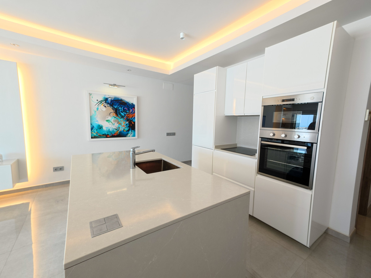2 Bedroom Apartment for Sale in Puerto Banús — 5