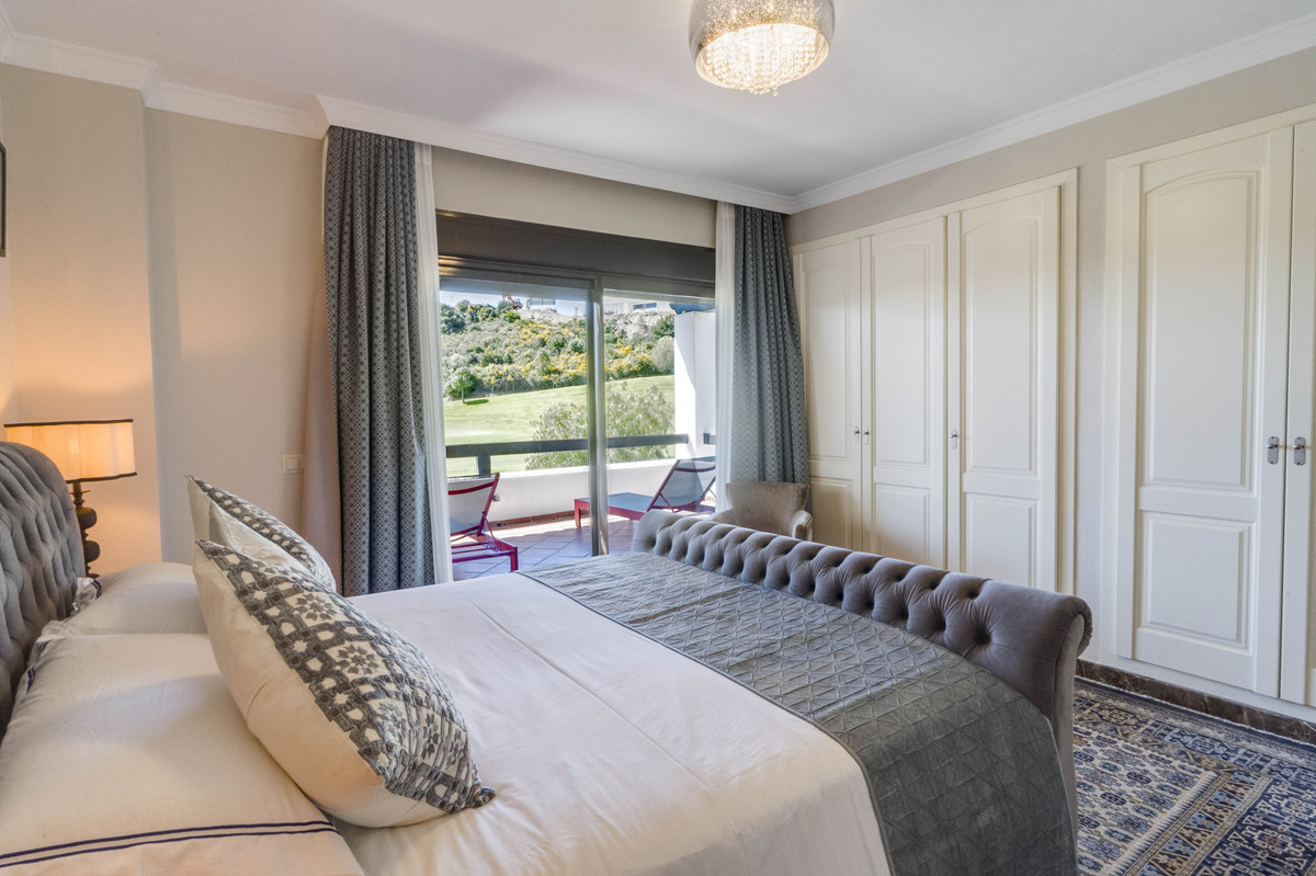 4 Bedroom Villa for Sale in Estepona — 9