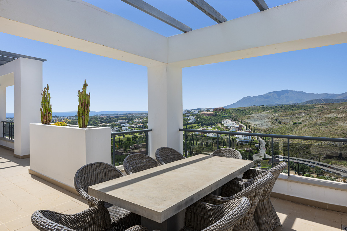 3 Bedroom Apartment for Sale in Benahavís — 3