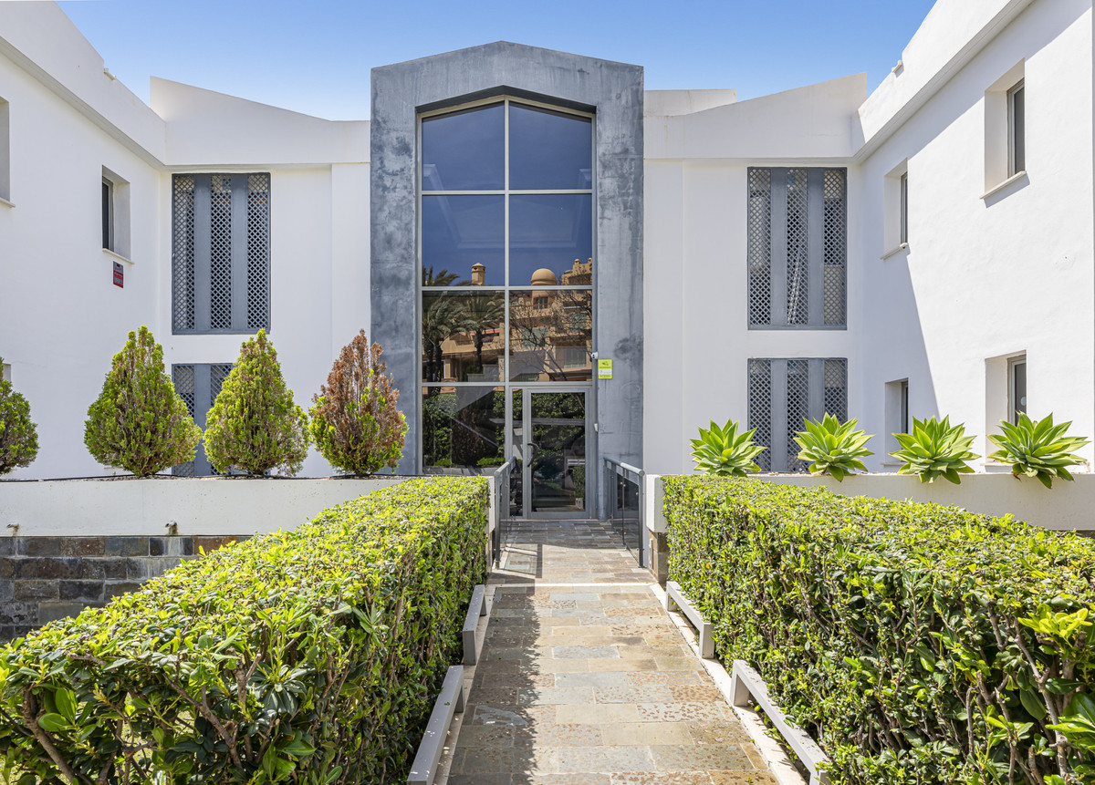 3 Bedroom Apartment for Sale in Benahavís — 5