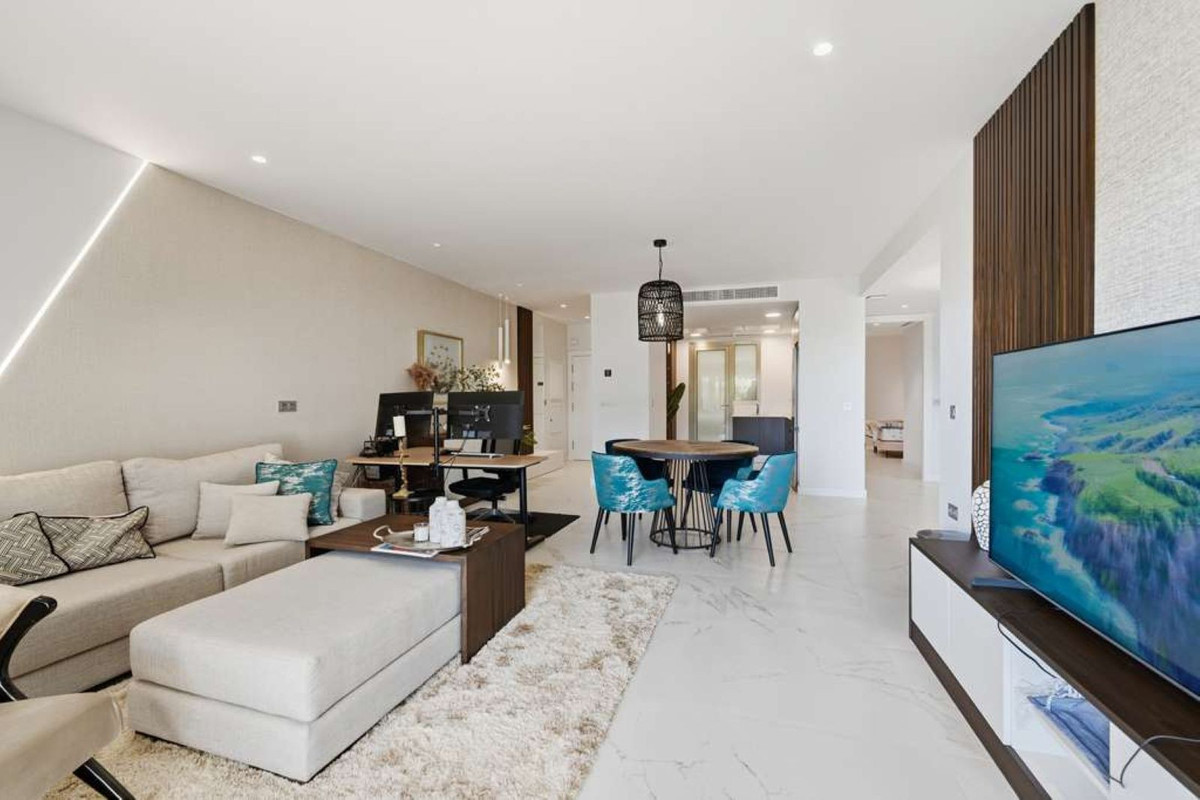 2 Bedroom Apartment for Sale in Estepona