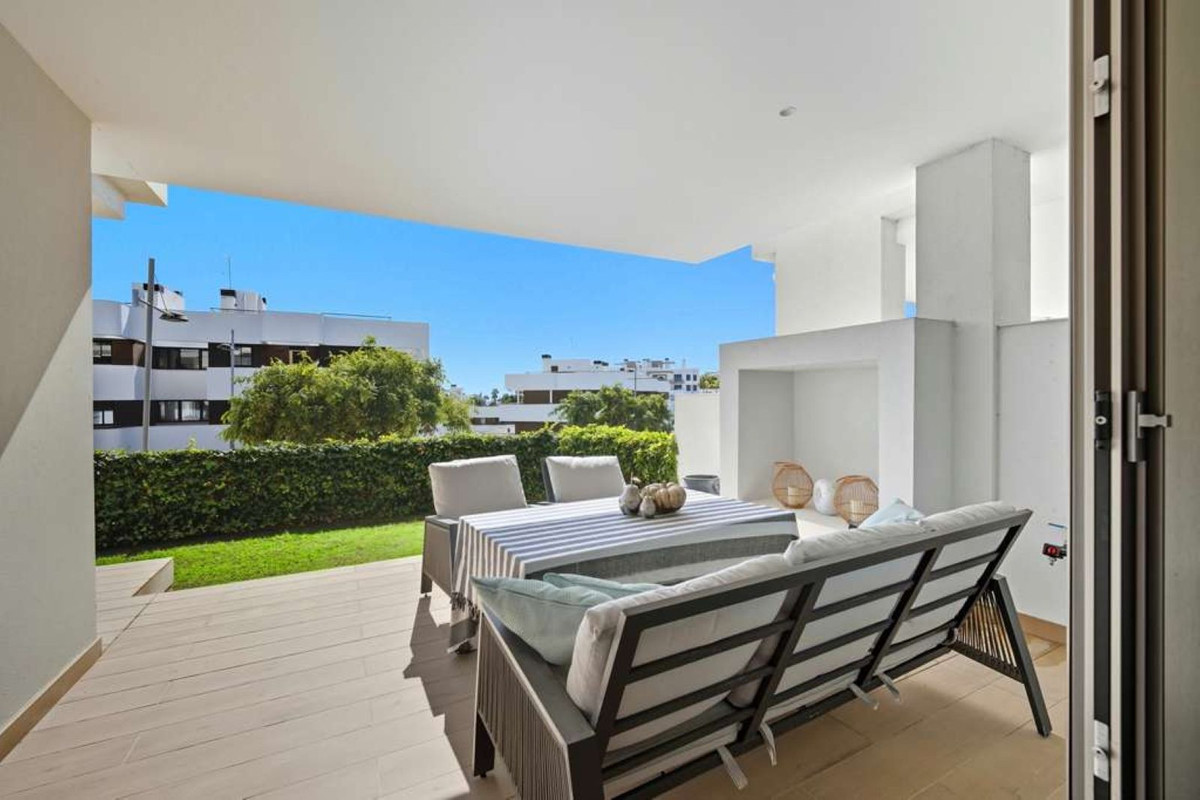 2 Bedroom Apartment for Sale in Estepona — 3