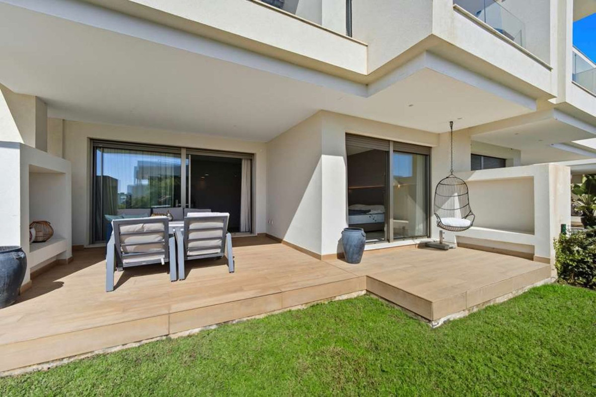 2 Bedroom Apartment for Sale in Estepona — 6