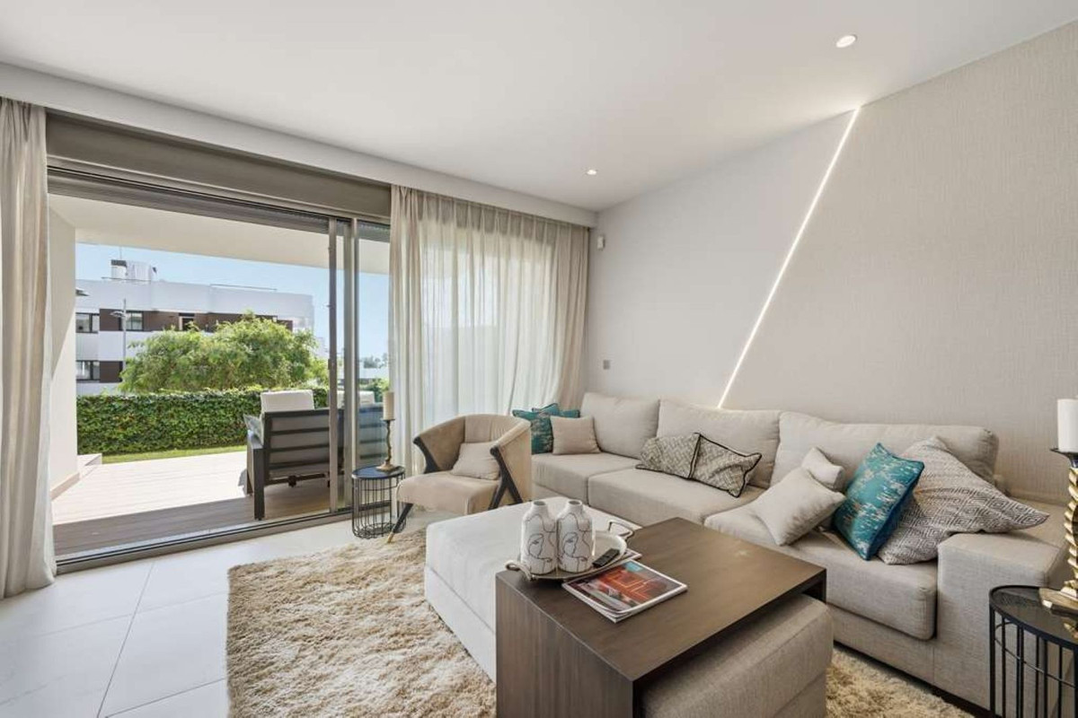 2 Bedroom Apartment for Sale in Estepona — 7