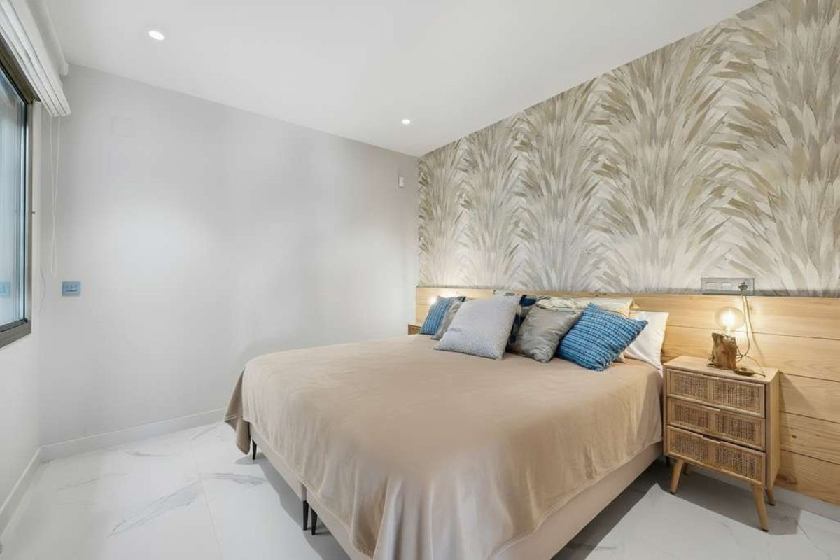 2 Bedroom Apartment for Sale in Estepona — 9