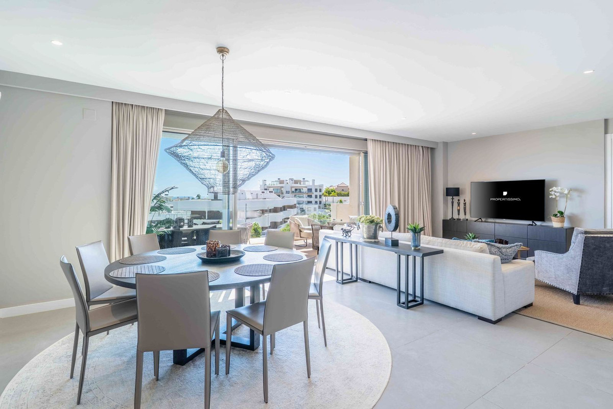 4 Bedroom Apartment for Sale in Estepona — 5