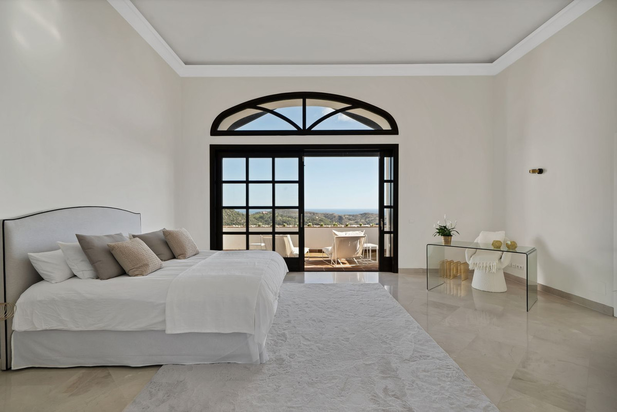 5 Bedroom Villa for Sale in Benahavís — 7
