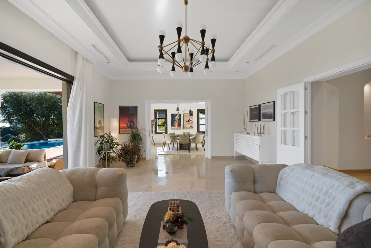 5 Bedroom Villa for Sale in Benahavís — 9