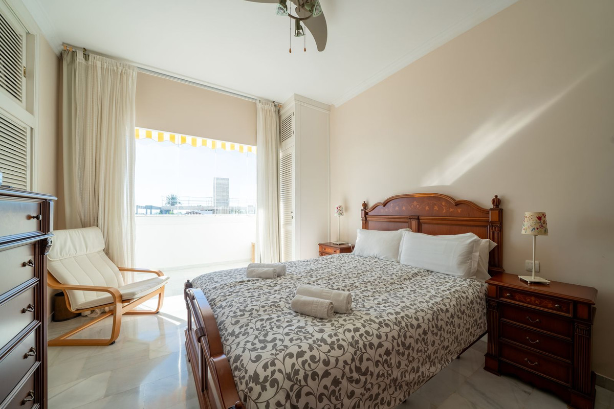 3 Bedroom Apartment for Sale in Nueva Andalucía — 5