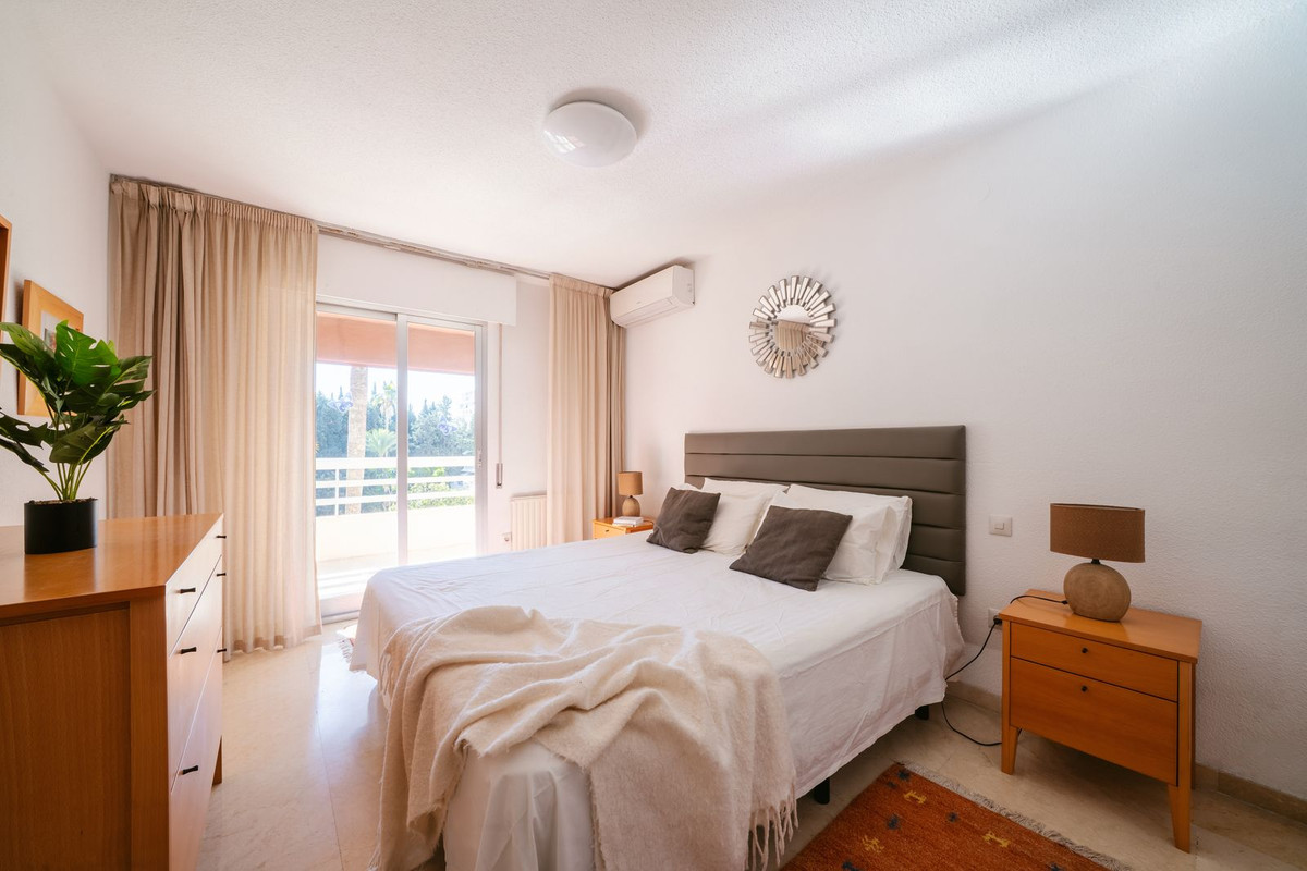 3 Bedroom Apartment for Sale in Marbella — 3
