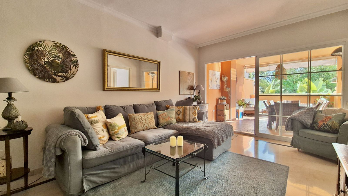 2 Bedroom Apartment for Sale in Nueva Andalucía — 2
