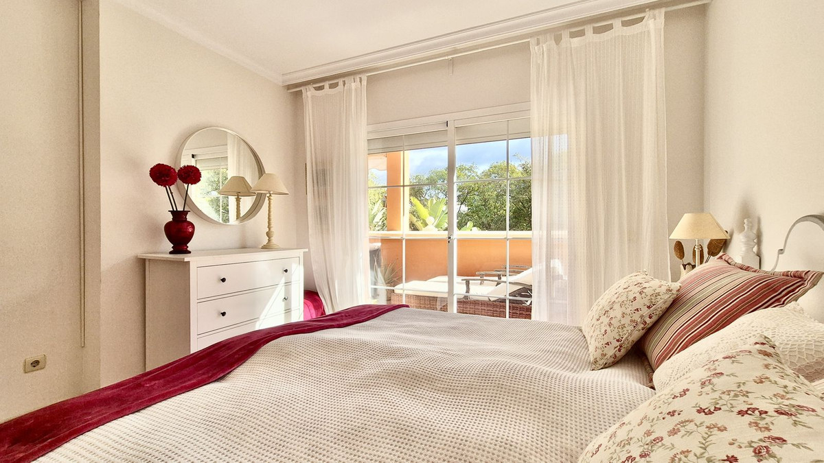 2 Bedroom Apartment for Sale in Nueva Andalucía — 3