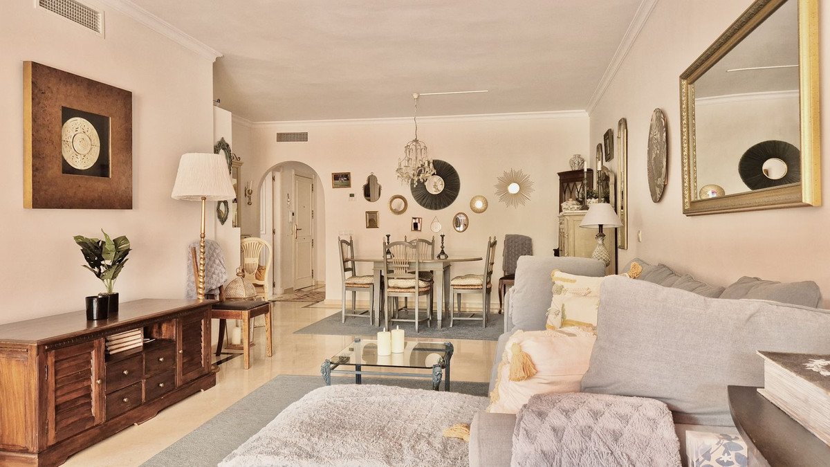2 Bedroom Apartment for Sale in Nueva Andalucía — 9