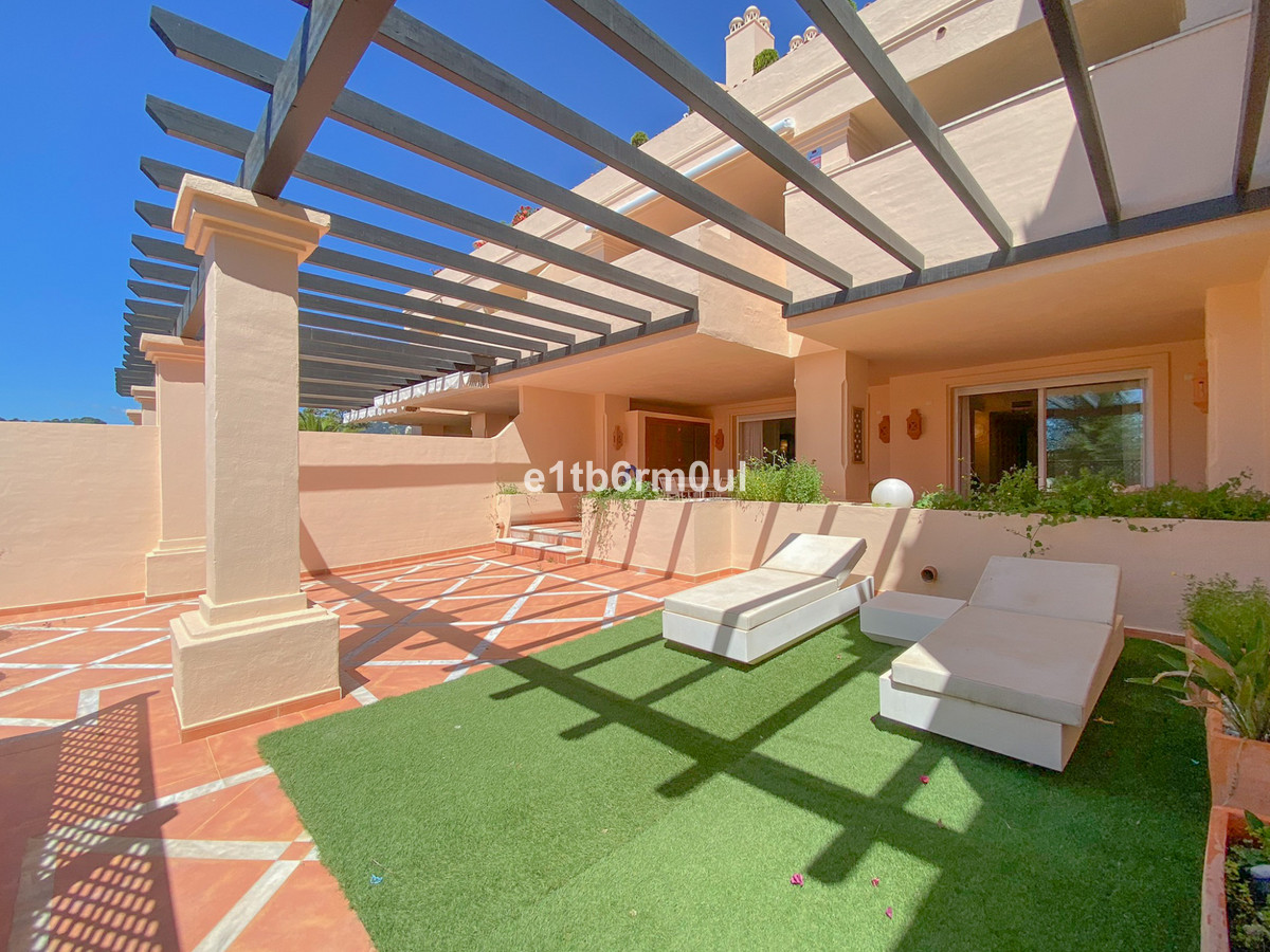 2 Bedroom Apartment for Sale in Nueva Andalucía — 3