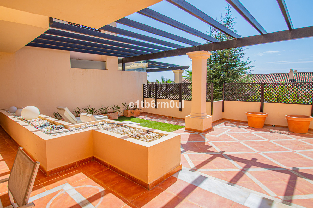 2 Bedroom Apartment for Sale in Nueva Andalucía — 4
