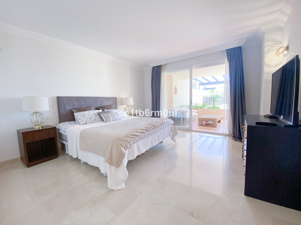 2 Bedroom Apartment for Sale in Nueva Andalucía — 5