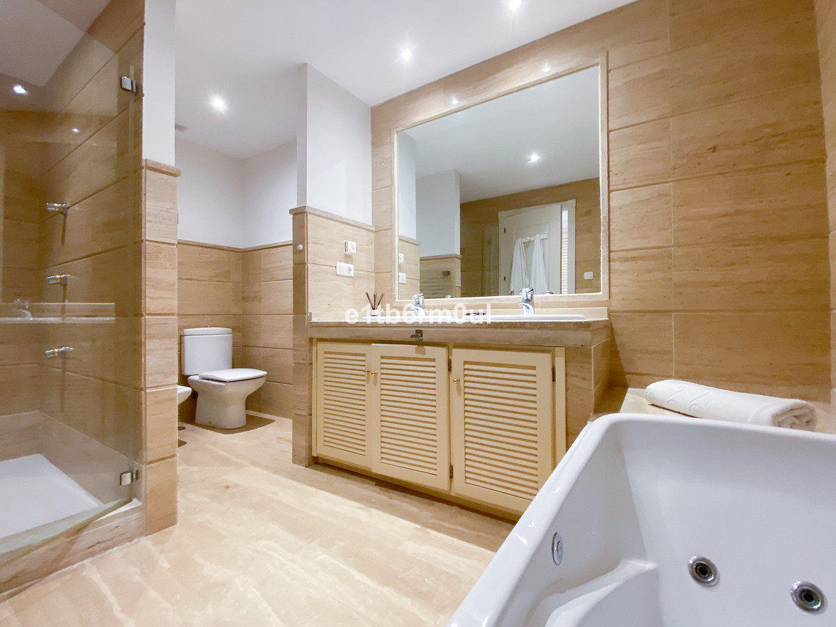 2 Bedroom Apartment for Sale in Nueva Andalucía — 9