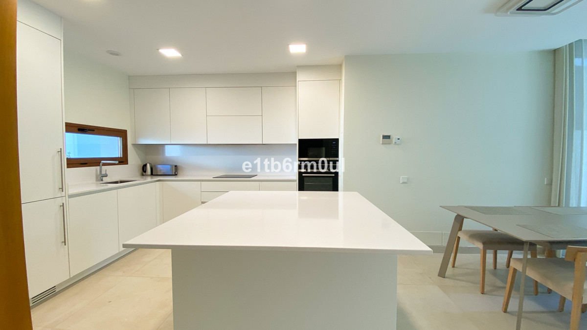 3 Bedroom Villa for Sale in The Golden Mile — 8