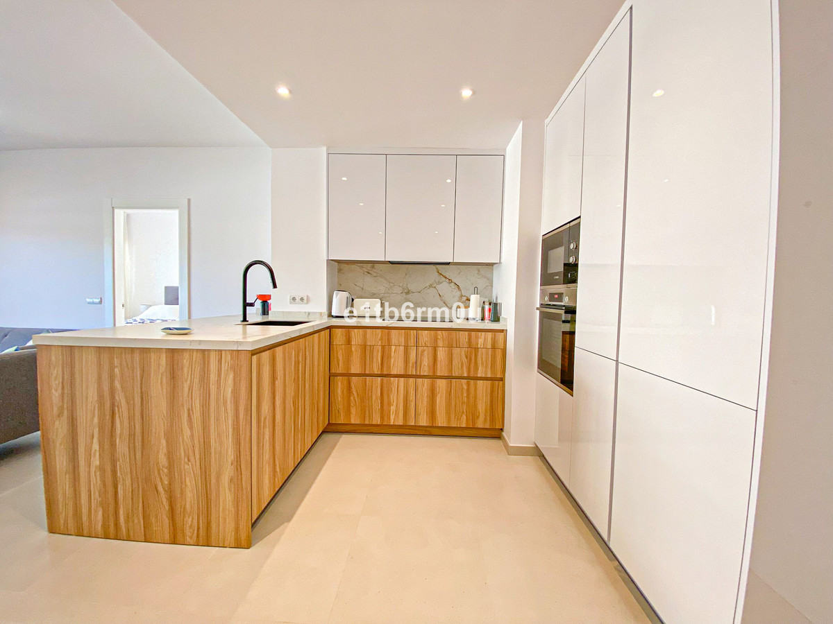 2 Bedroom Apartment for Sale in The Golden Mile — 8