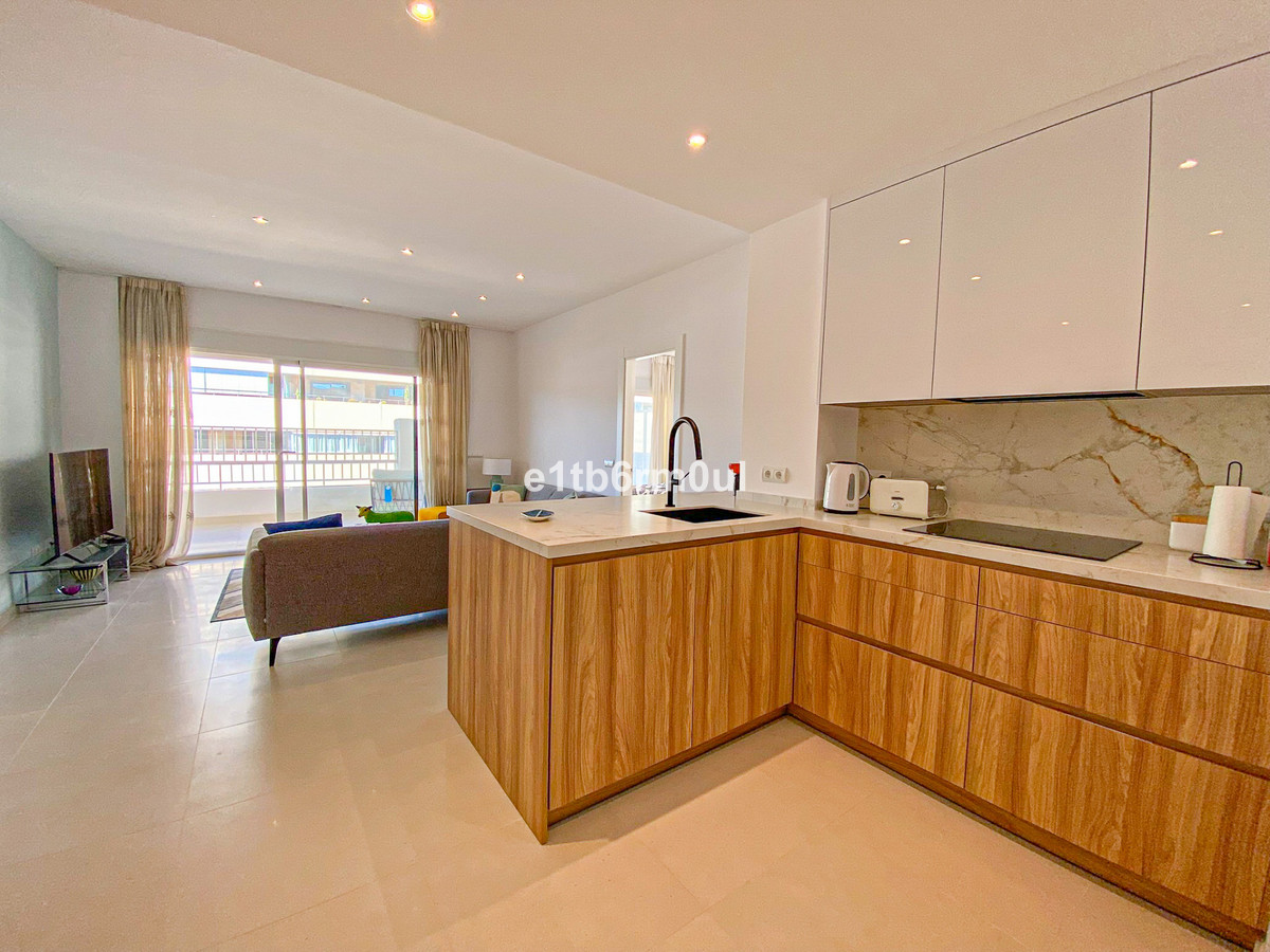 2 Bedroom Apartment for Sale in The Golden Mile — view 10