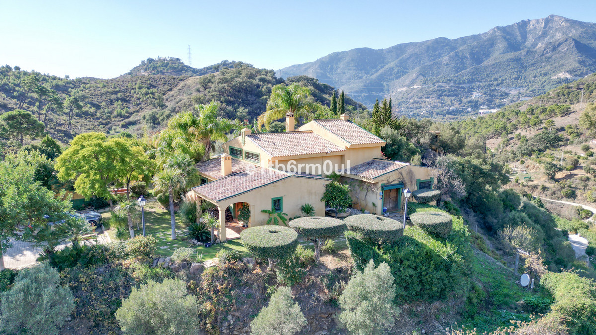 5 Bedroom Villa for Sale in Ojén — 2