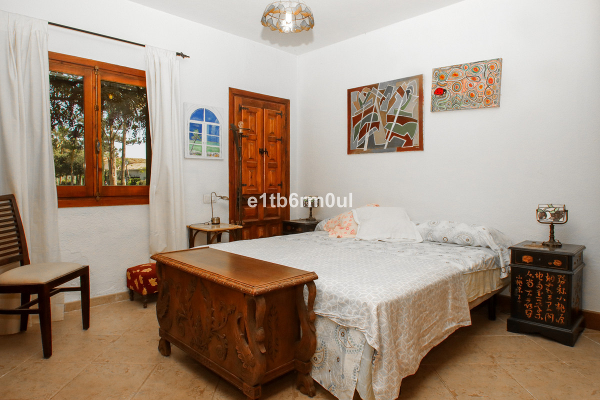 1 Bedroom Apartment for Sale in The Golden Mile — 8