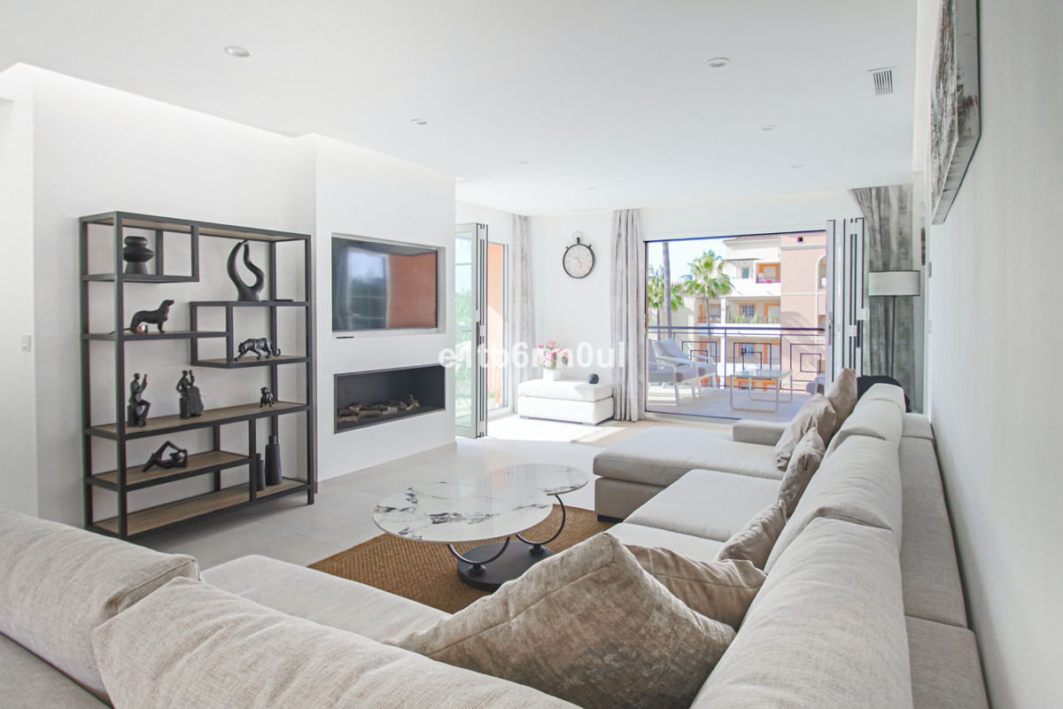 2 Bedroom Apartment for Sale in Nueva Andalucía — 3