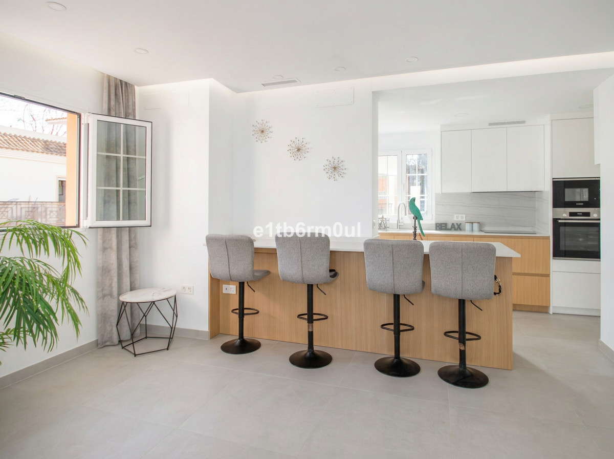 2 Bedroom Apartment for Sale in Nueva Andalucía — 4