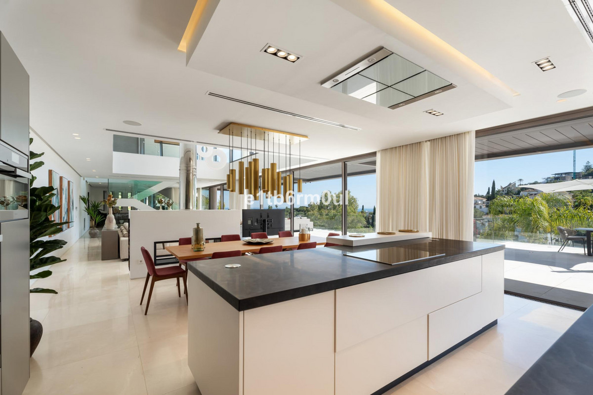 5 Bedroom Villa for Sale in La Quinta — 5