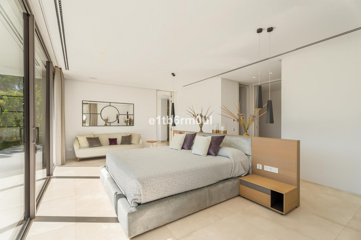 5 Bedroom Villa for Sale in La Quinta — 9