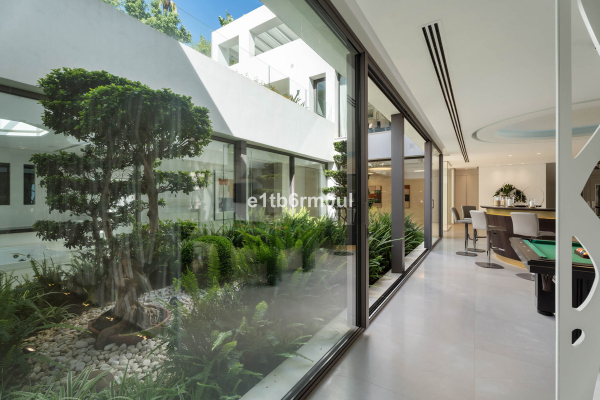 6 Bedroom Villa for Sale in La Quinta — 8