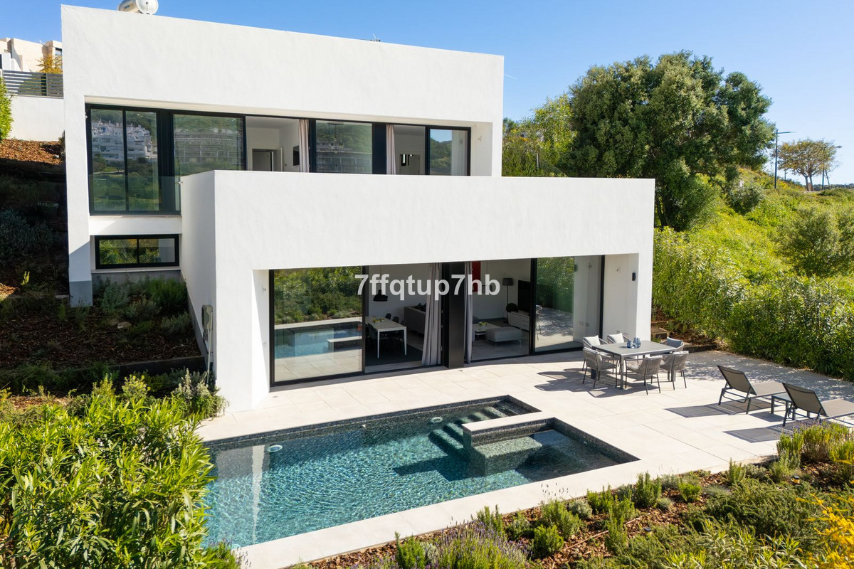 3 Bedroom Villa for Sale in Estepona