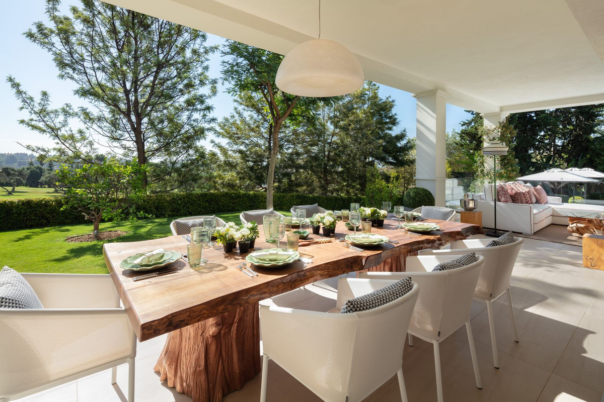 6 Bedroom Villa for Sale in Nueva Andalucía — 4