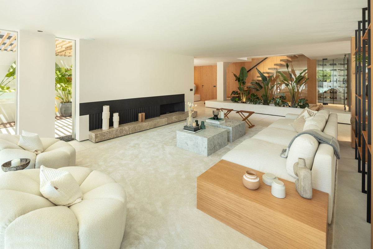 4 Bedroom Villa for Sale in Marbella — 2