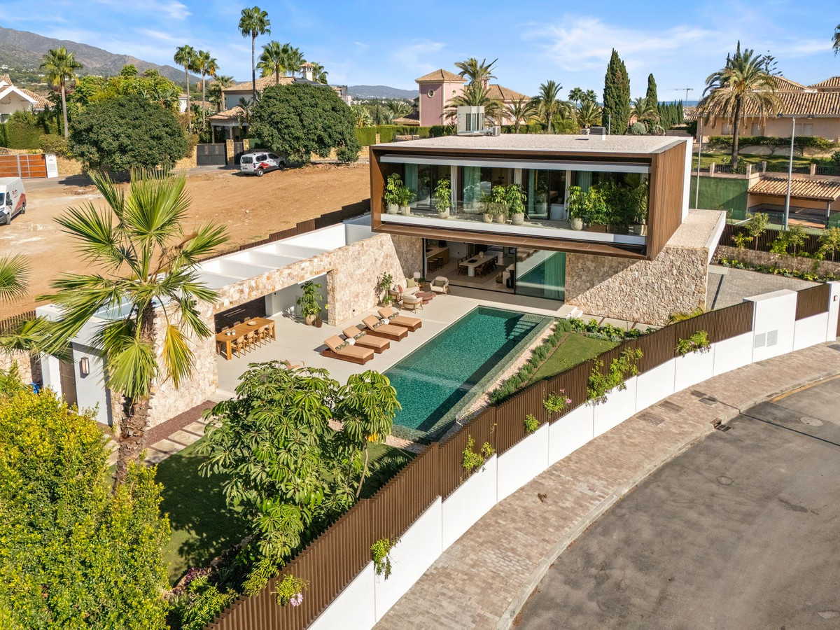 5 Bedroom Villa for Sale in Marbella