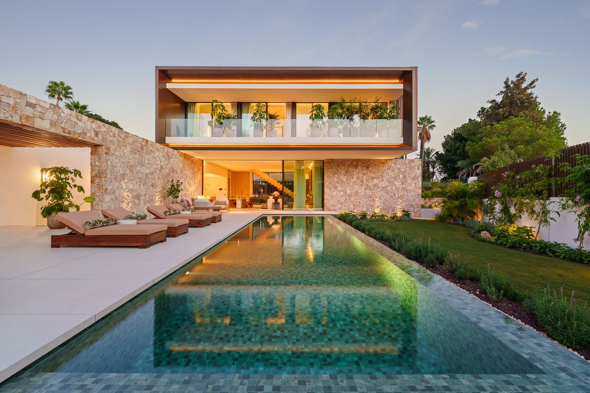 5 Bedroom Villa for Sale in Marbella — 2