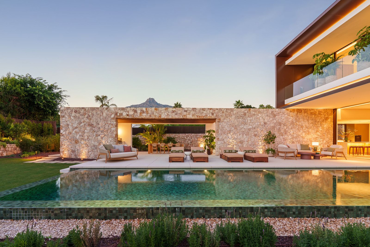 5 Bedroom Villa for Sale in Marbella — 3
