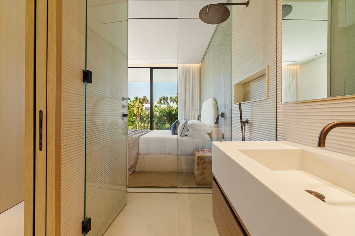 5 Bedroom Villa for Sale in Marbella — 9