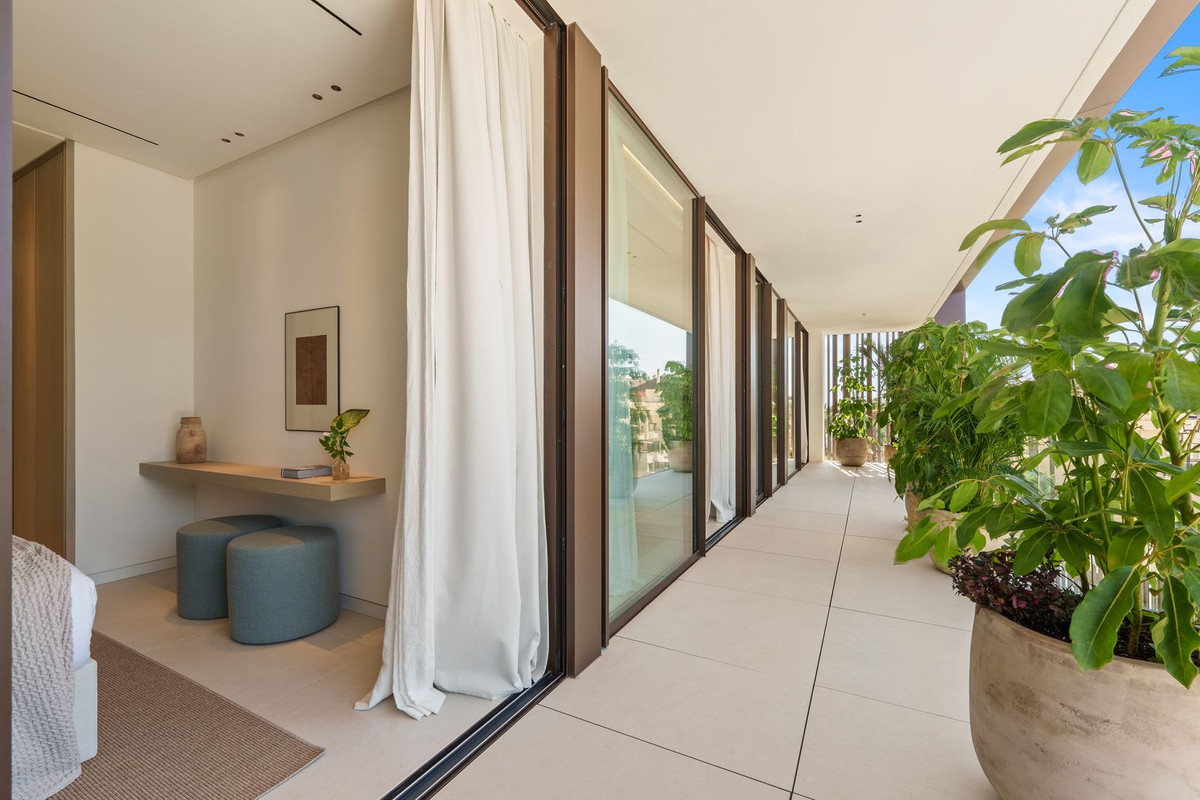 5 Bedroom Villa for Sale in Marbella — view 10
