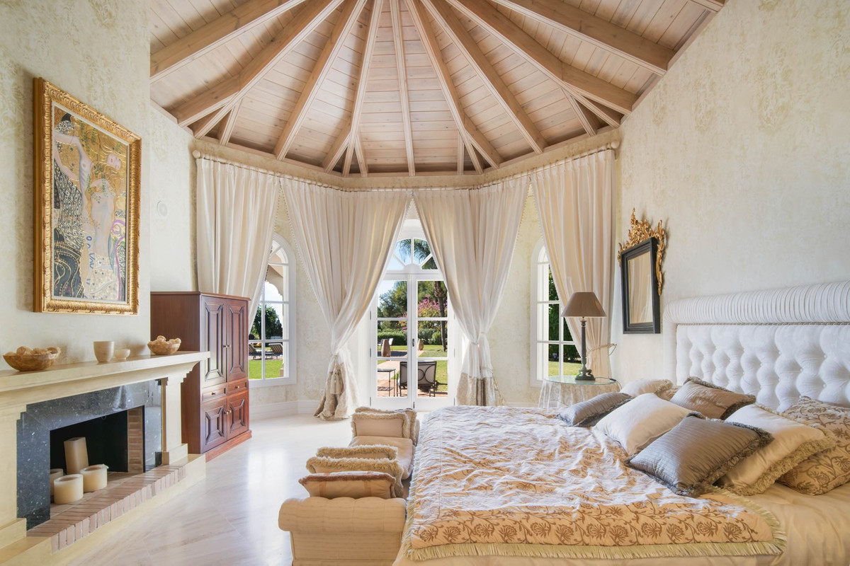 5 Bedroom Villa for Sale in Marbella — 7