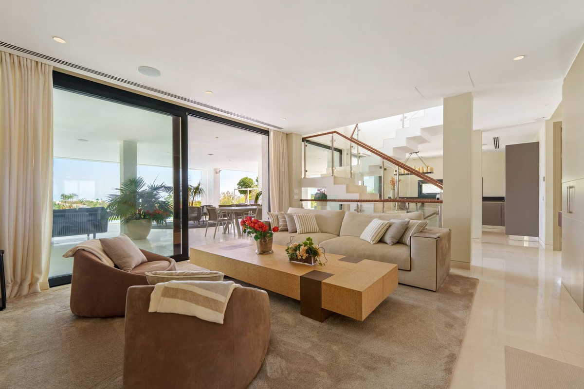5 Bedroom Villa for Sale in Nueva Andalucía — 7