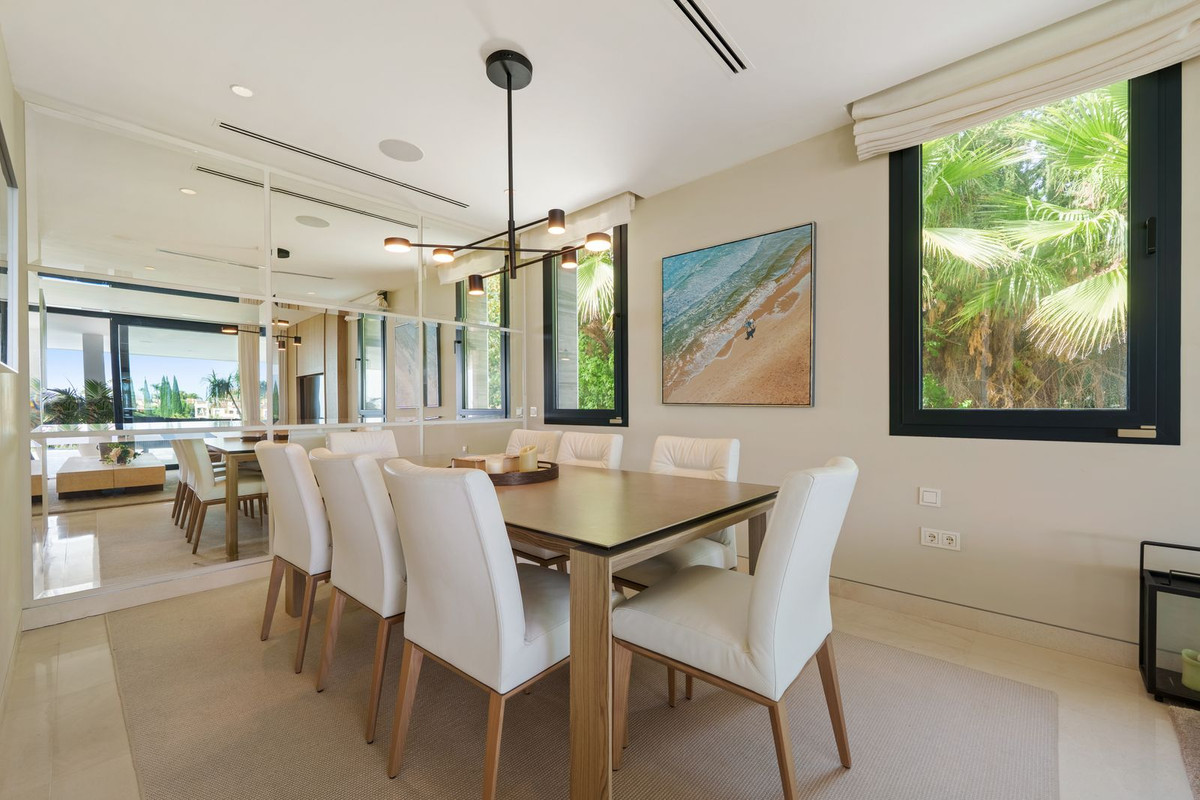 5 Bedroom Villa for Sale in Nueva Andalucía — 8