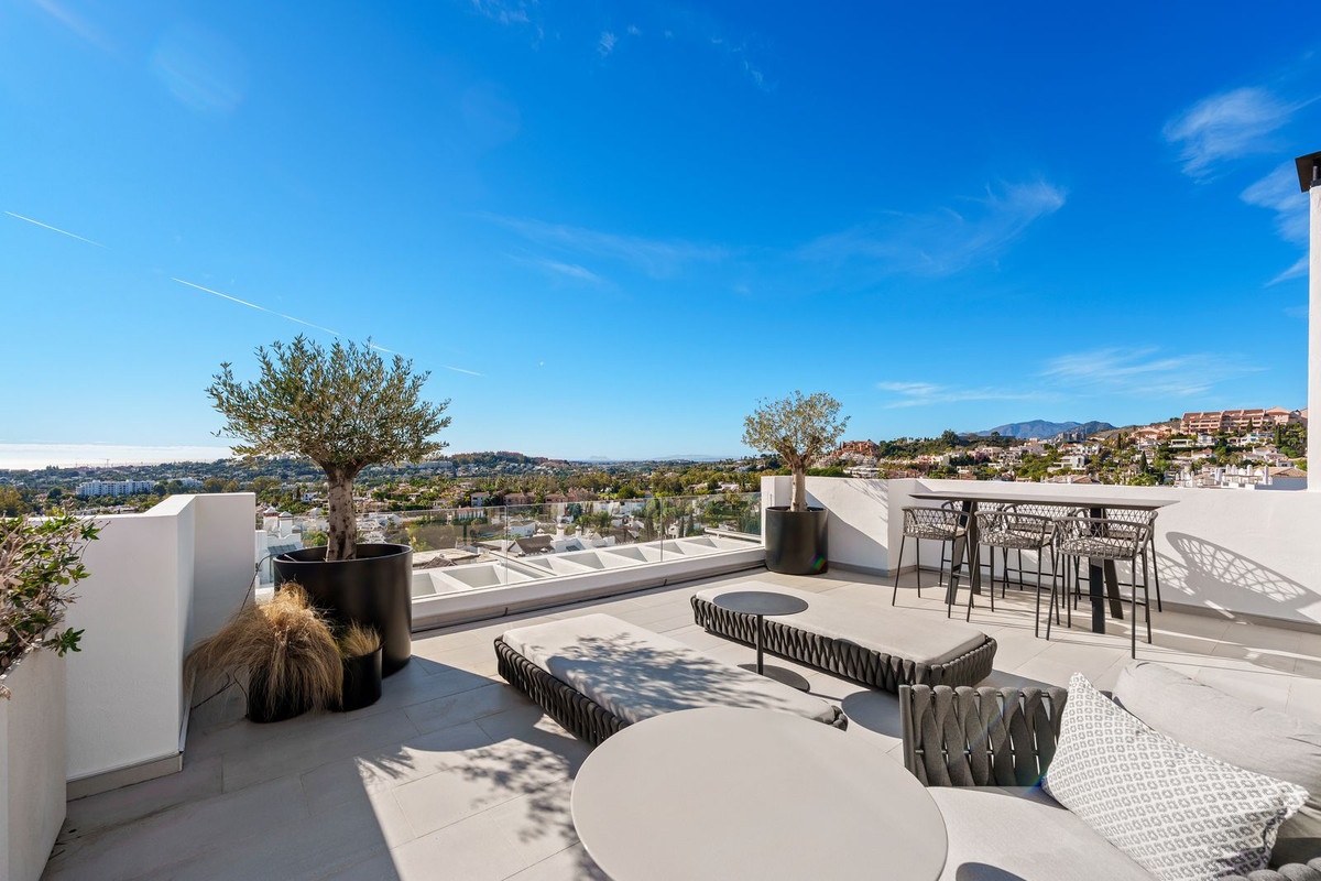 3 Bedroom Villa for Sale in Nueva Andalucía — 3