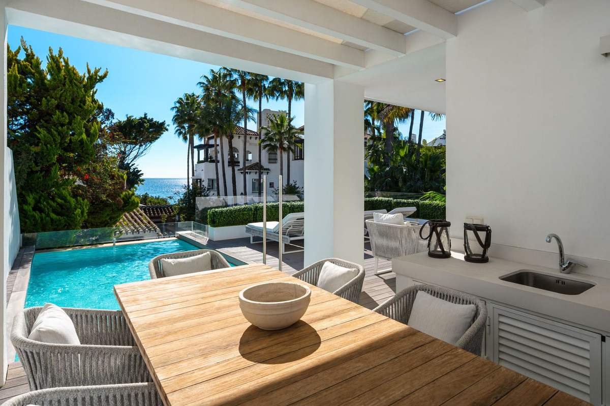 4 Bedroom Villa for Sale in Marbella — 3
