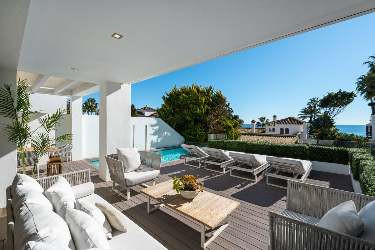 4 Bedroom Villa for Sale in Marbella — 4