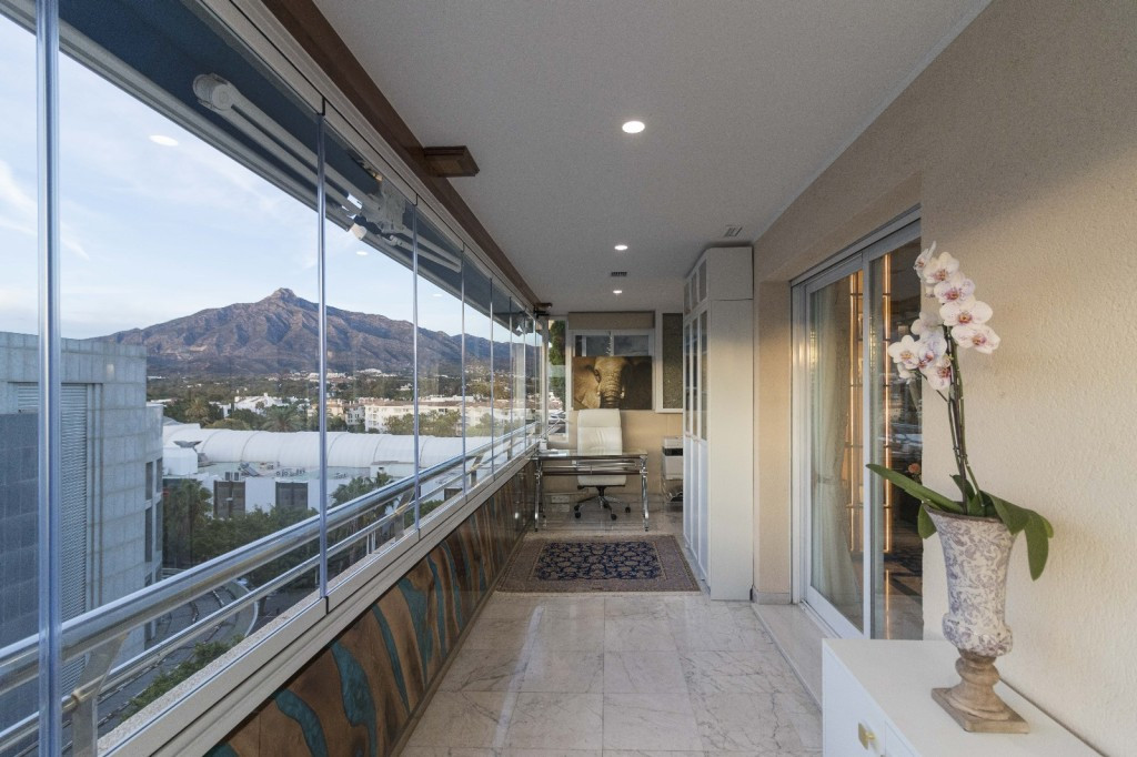 3 Bedroom Apartment for Sale in Puerto Banús — 5